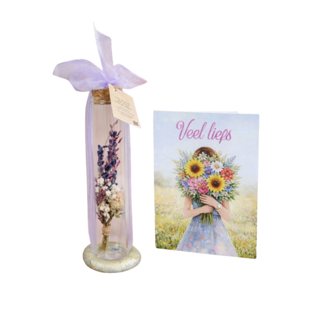 Droogbloemen in glazen buisje met wenskaart Veel liefs